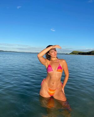 _ellahowe #5